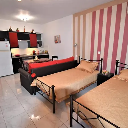 Lovely Studio In Loutraki, Greece